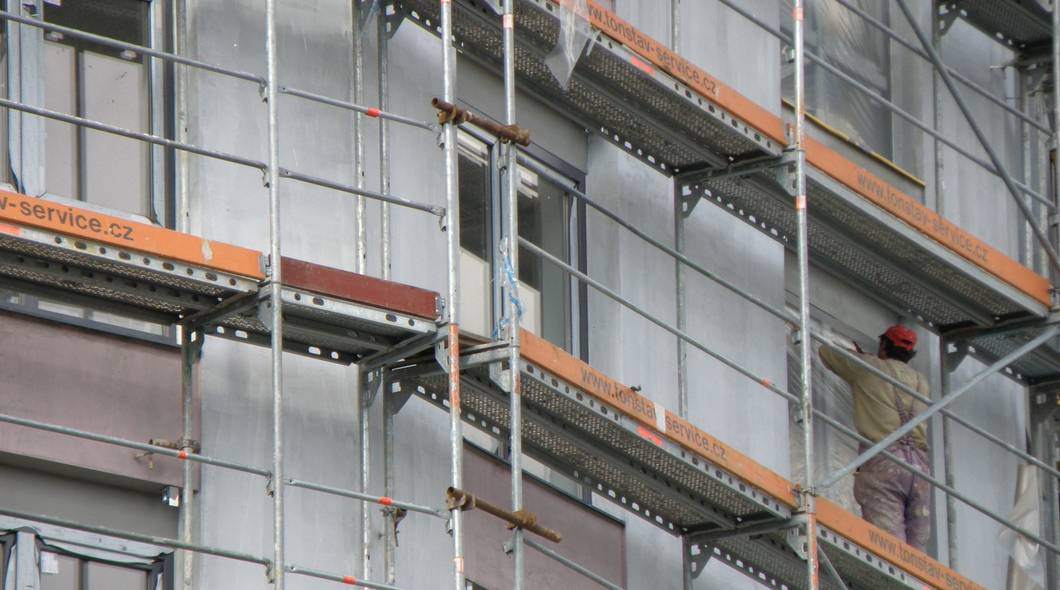 Fassade mit Gerüst
